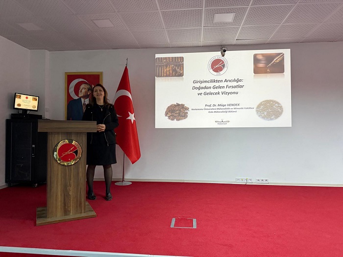 Meslek Yüksekokulumuzda “Girişimcilikten Arıcılığa” Konulu Seminer Düzenlendi