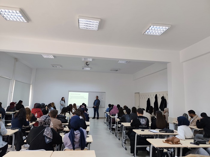 Meslek Yüksekokulumuz Eczane Hizmetleri Programının Mezun Öğrenci Söyleşisi