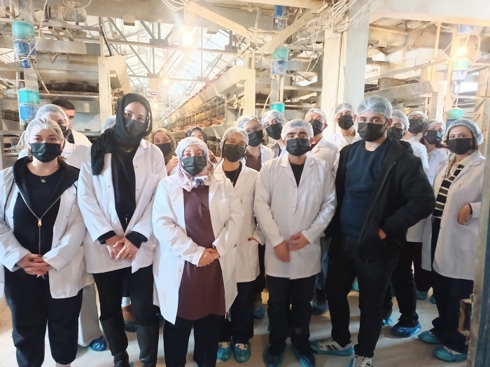 Veterinerlik Bölümü Öğrencilerimizin Yumurtacı Tavuk Çiftliği’ne Teknik Gezisi